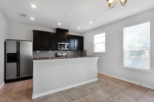 1302 Hummingbird, San Antonio, TX 78245