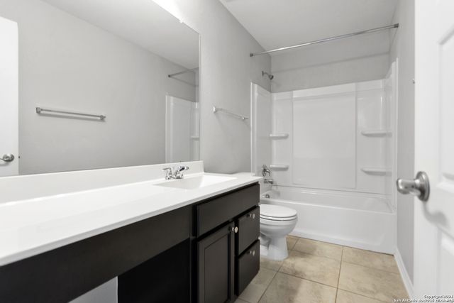 1302 Hummingbird, San Antonio, TX 78245