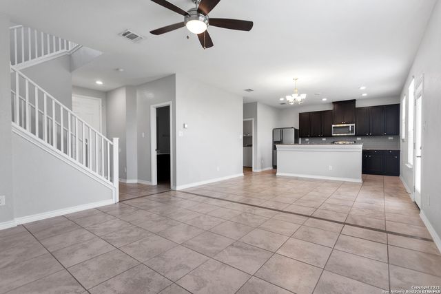 1302 Hummingbird, San Antonio, TX 78245