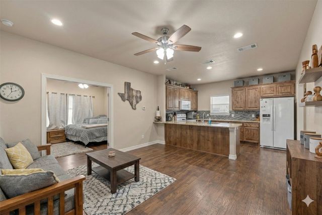 10550 Jackson Road, Krum, TX 76249