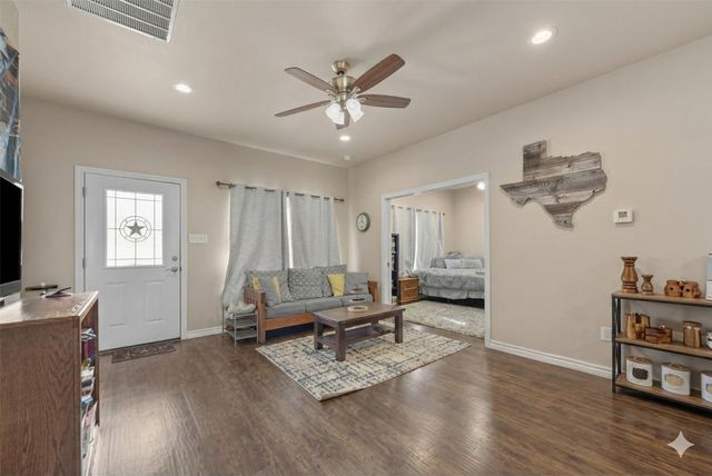 10550 Jackson Road, Krum, TX 76249