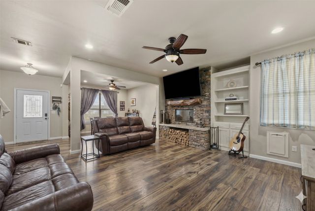 10550 Jackson Road, Krum, TX 76249