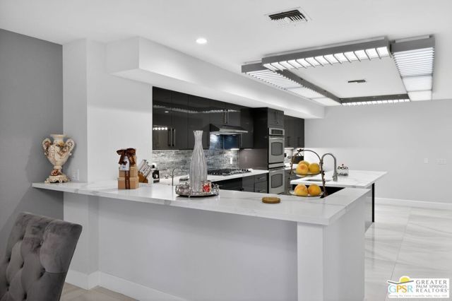 196 Kavenish Drive, Rancho Mirage, CA 92270