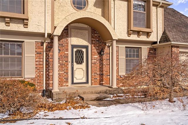 3628 NE Basswood Drive, Lee's Summit, MO 64064