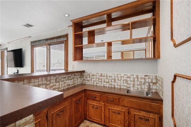 3628 NE Basswood Drive, Lee's Summit, MO 64064