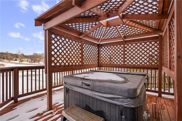 3628 NE Basswood Drive, Lee's Summit, MO 64064