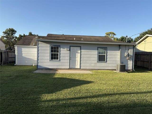 3010 Washington Street, Pasadena, TX 77503