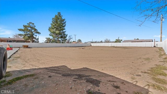 13020 Ojai Road, Apple Valley, CA 92308