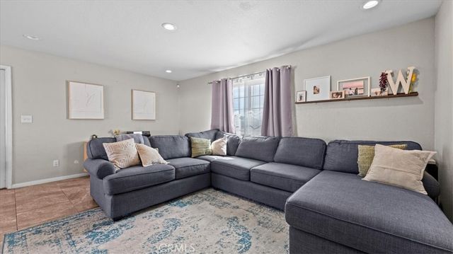 13020 Ojai Road, Apple Valley, CA 92308