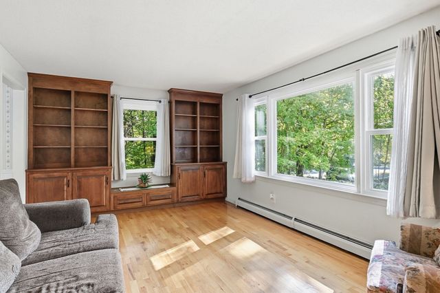 4 Edson Dr, Wilbraham, MA 01095