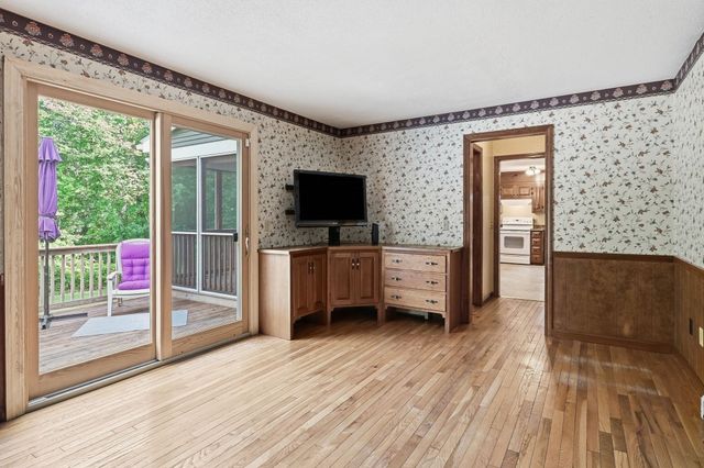 4 Edson Dr, Wilbraham, MA 01095