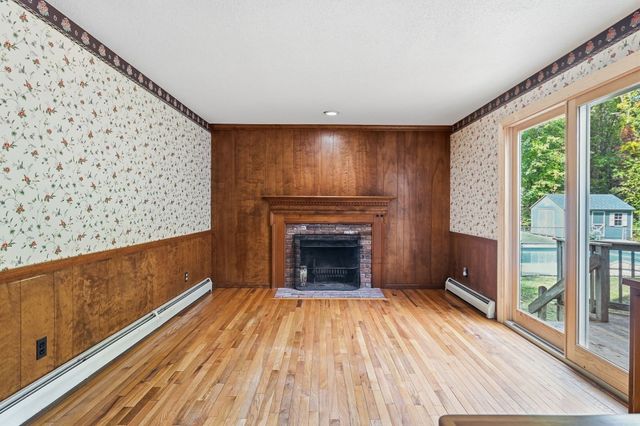4 Edson Dr, Wilbraham, MA 01095