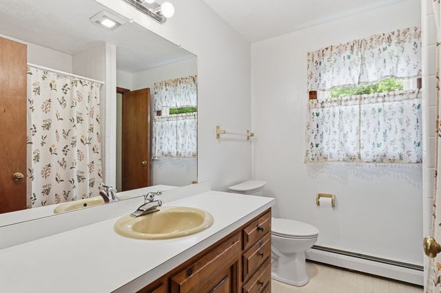 4 Edson Dr, Wilbraham, MA 01095