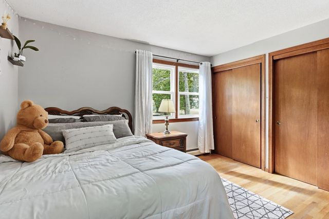 4 Edson Dr, Wilbraham, MA 01095