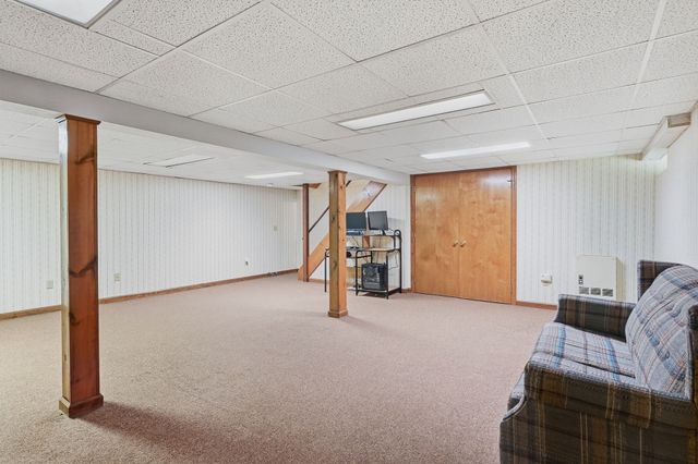 4 Edson Dr, Wilbraham, MA 01095