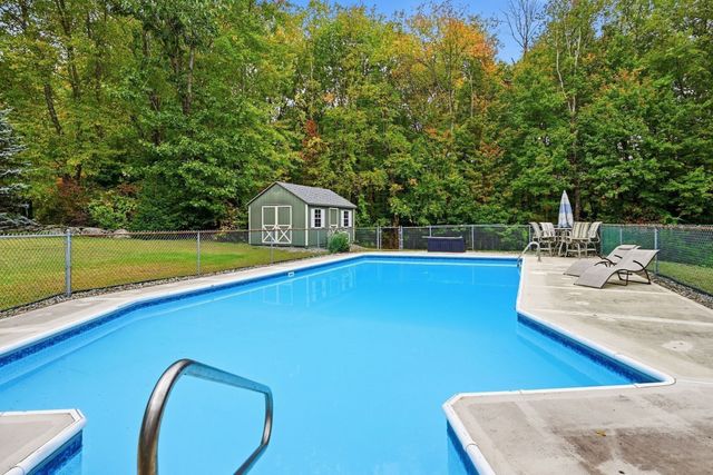 4 Edson Dr, Wilbraham, MA 01095