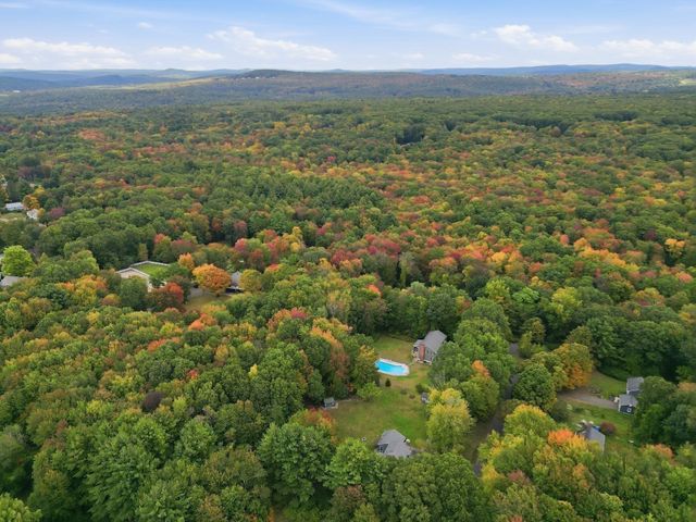 4 Edson Dr, Wilbraham, MA 01095