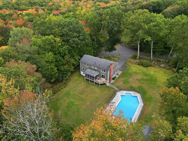 4 Edson Dr, Wilbraham, MA 01095
