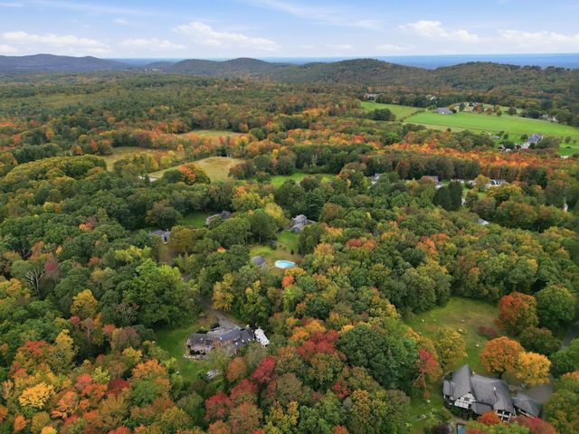 4 Edson Dr, Wilbraham, MA 01095