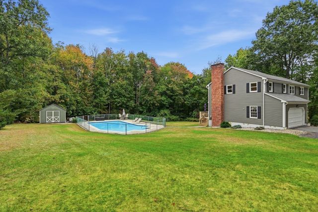 4 Edson Dr, Wilbraham, MA 01095