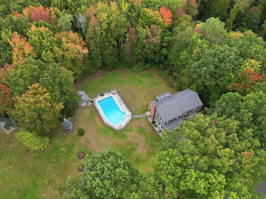 4 Edson Dr, Wilbraham, MA 01095