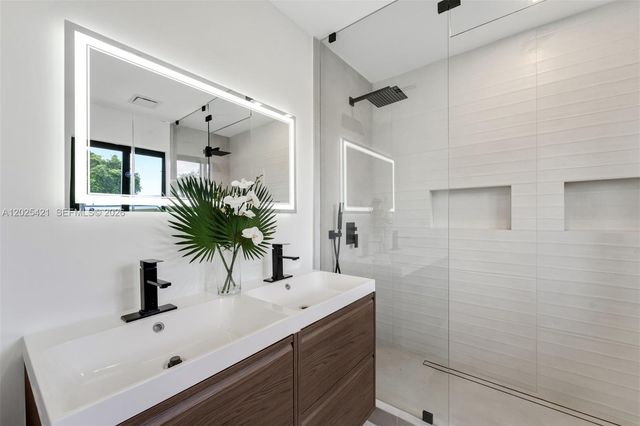 10825 SW 80th Avenue, Miami, FL 33156