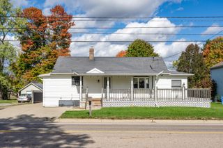 921 E Willoughby Road, Lansing City, MI 48911
