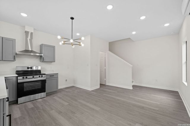 627 S Olive St, San Antonio, TX 78203