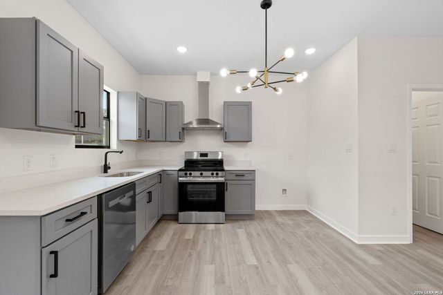 627 S Olive St, San Antonio, TX 78203