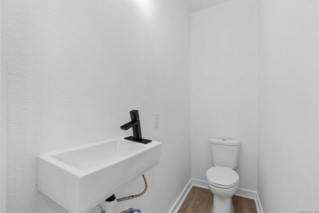627 S Olive St, San Antonio, TX 78203