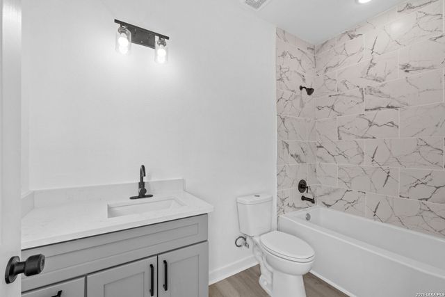 627 S Olive St, San Antonio, TX 78203