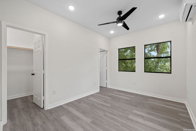 627 S Olive St, San Antonio, TX 78203