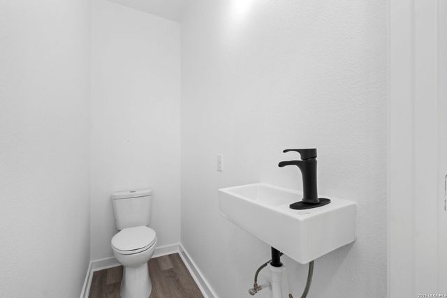 627 S Olive St, San Antonio, TX 78203