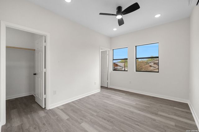 627 S Olive St, San Antonio, TX 78203