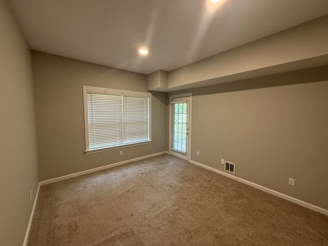 6820 Highway 70 S Apt 305, Nashville, TN 37221