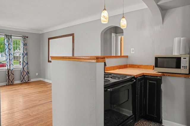 1528 Hamelink Drive, Portage City, MI 49002