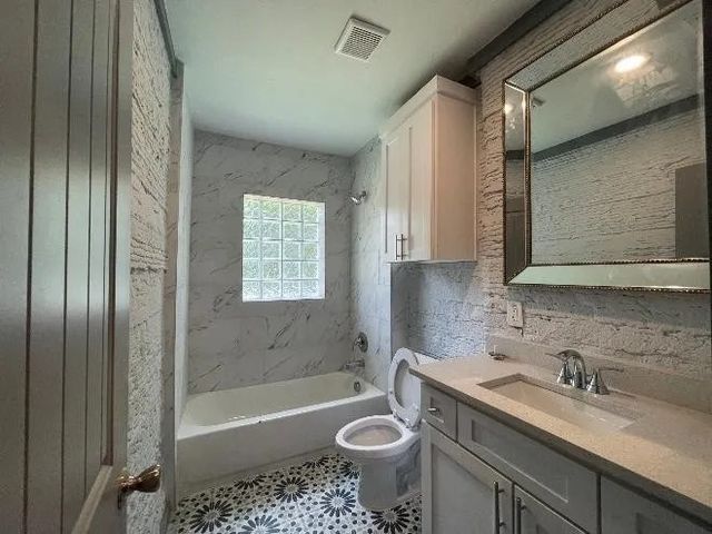 7148 Valleyview Drive, Mabank, TX 75156