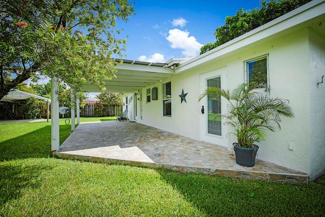 6139 NW 22nd St, Margate, FL 33063