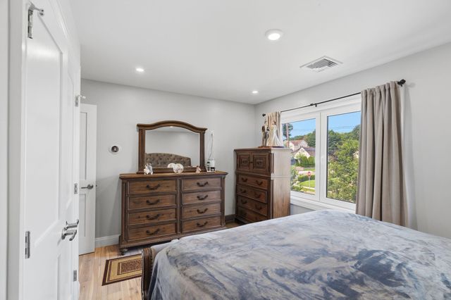 170 MOUNT PLEASANT AVE, Wallington, NJ 07057