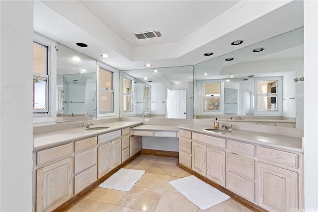 483 Maono Loop, Honolulu, HI 96821