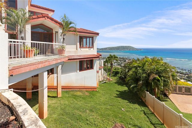 483 Maono Loop, Honolulu, HI 96821