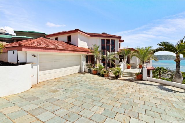 483 Maono Loop, Honolulu, HI 96821