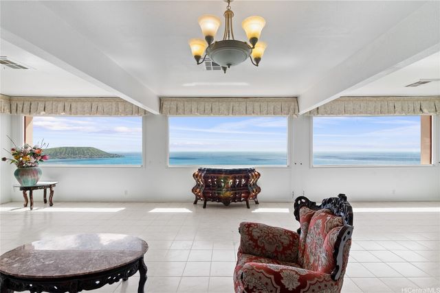 483 Maono Loop, Honolulu, HI 96821