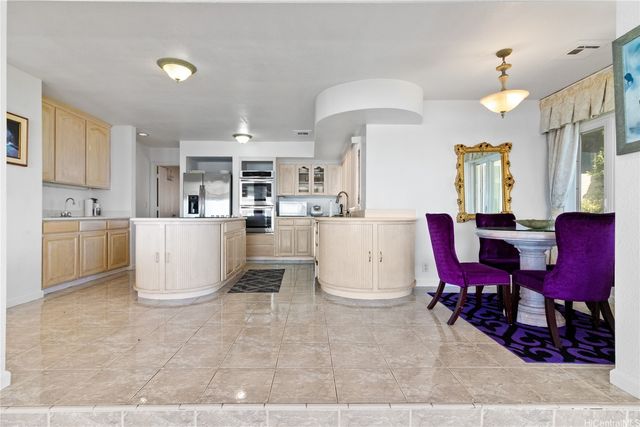 483 Maono Loop, Honolulu, HI 96821