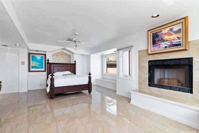 483 Maono Loop, Honolulu, HI 96821