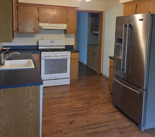 13002 N Phillip DRIVE, Mequon, WI 53097