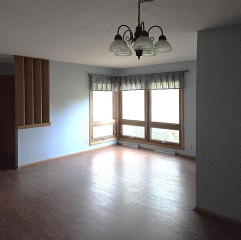 13002 N Phillip DRIVE, Mequon, WI 53097