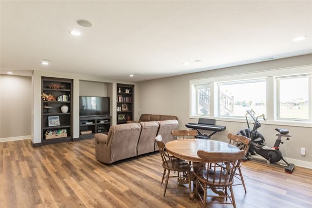 1618 NE Vicksburg Drive, Ankeny, IA 50021
