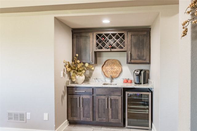 1618 NE Vicksburg Drive, Ankeny, IA 50021