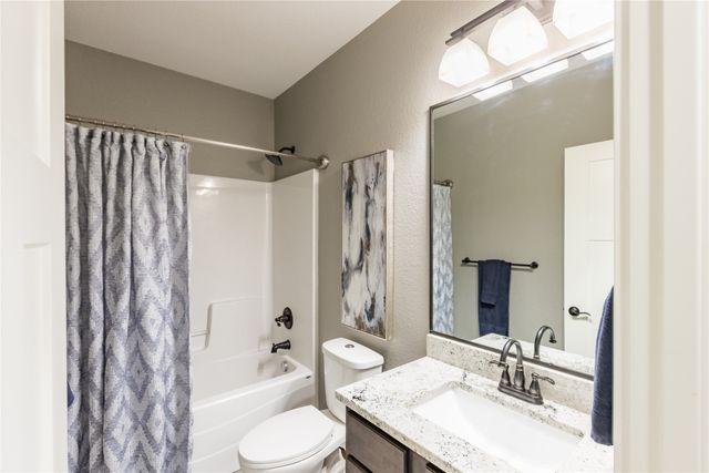 1618 NE Vicksburg Drive, Ankeny, IA 50021